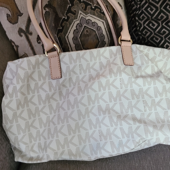 Authentic MK Bag - Picture 2 of 3